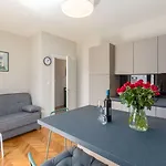 Frisch Renoviertes Apartment Wenige Gehminuten Vom Strand Mit Privatem Balkon, Klima, Grill, Wifi