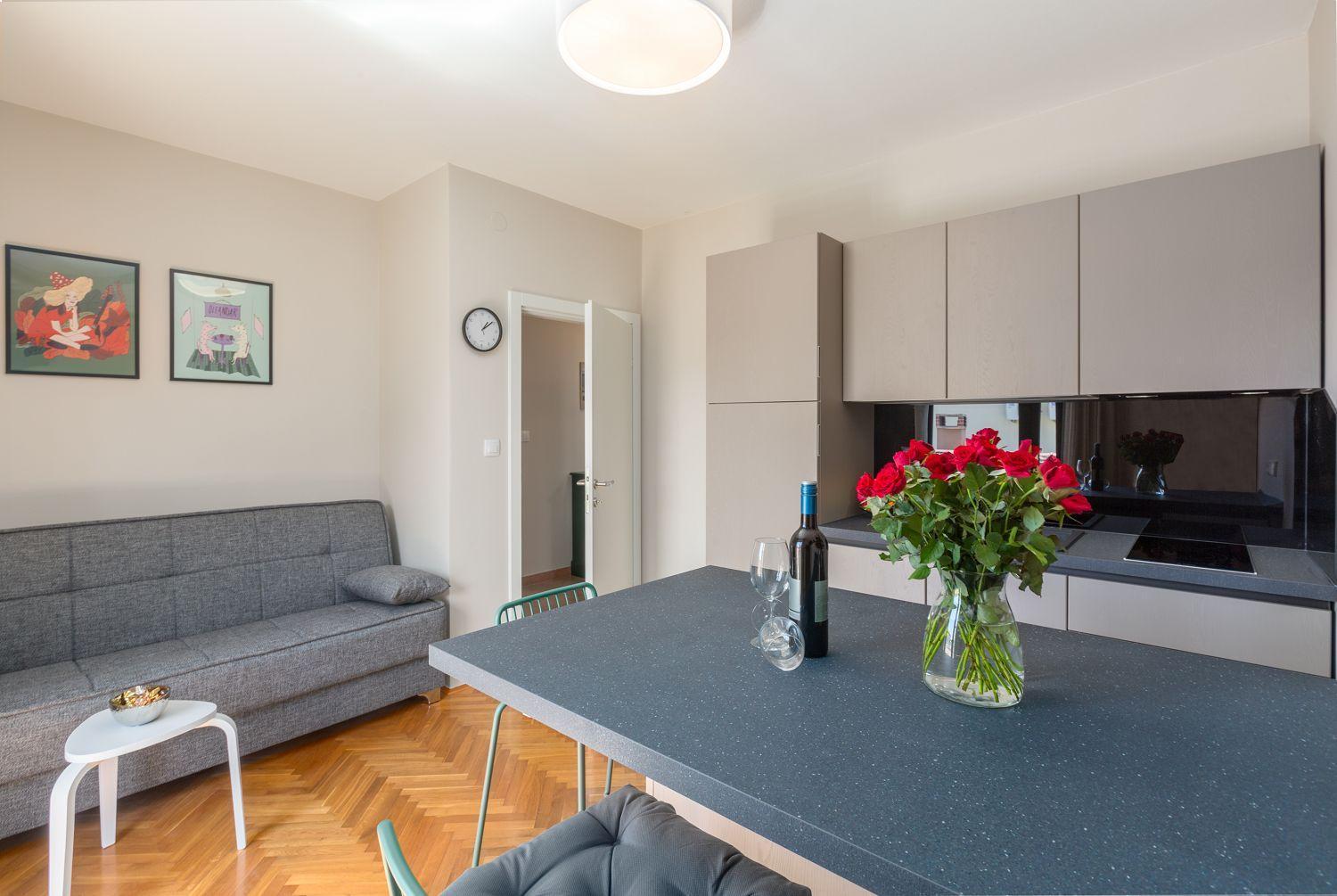 Frisch Renoviertes Wenige Gehminuten Vom Mit Privatem Balkon, Klima, Grill, Wifi *